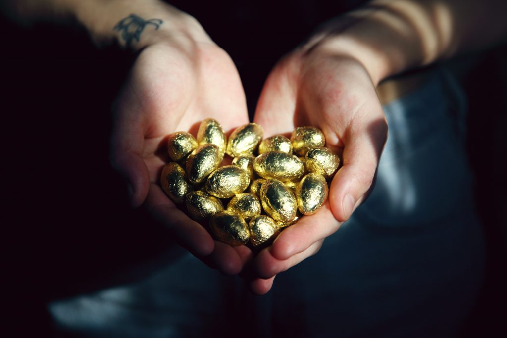 chasse aux oeufs pour pâques 2022